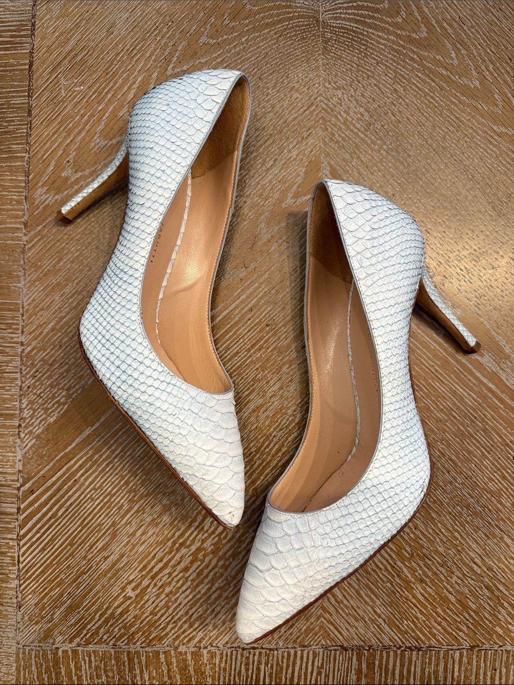 GIUSEPPE ZANOTTI Vero Cuoio White Textured Pointed-Toe Stiletto Pumps 37